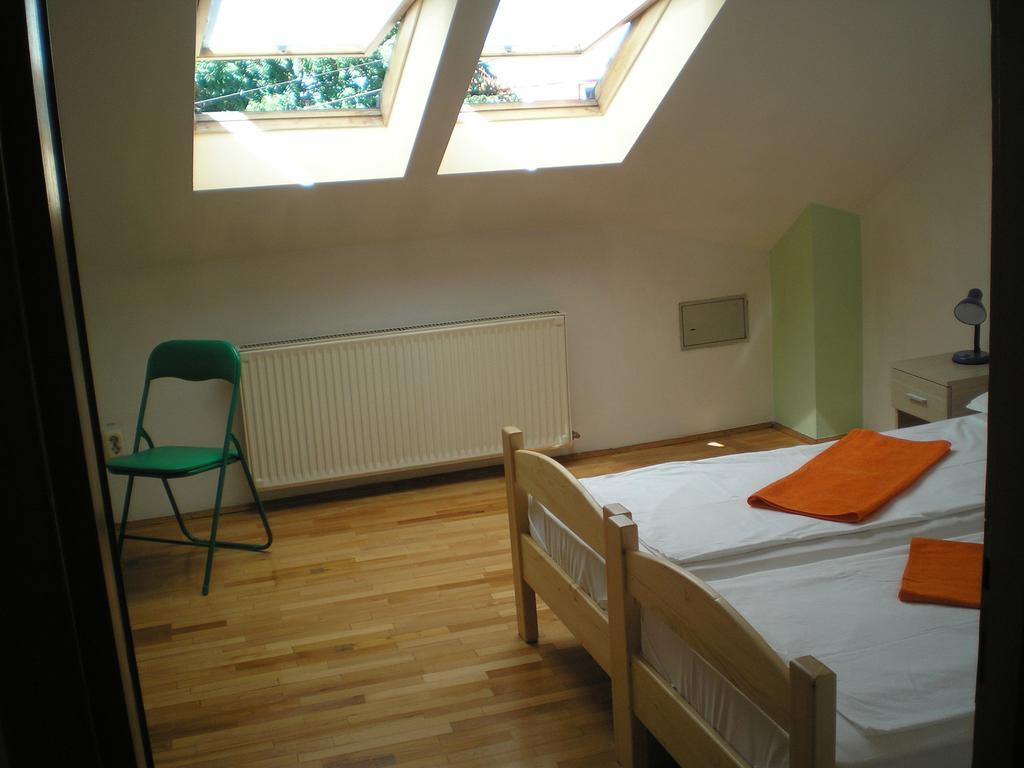 Funny Hostel *