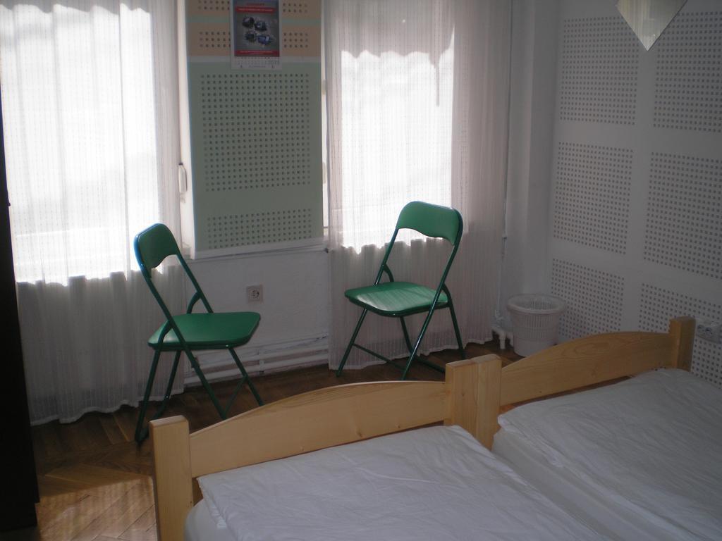 Funny Hostel *