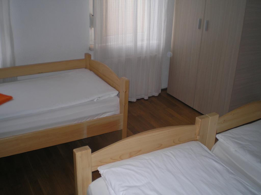 Hostel Funny